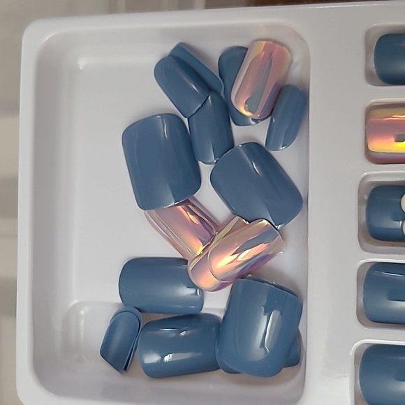 3D Hearts & Iridescent Press On Nails - Picture 12 of 15